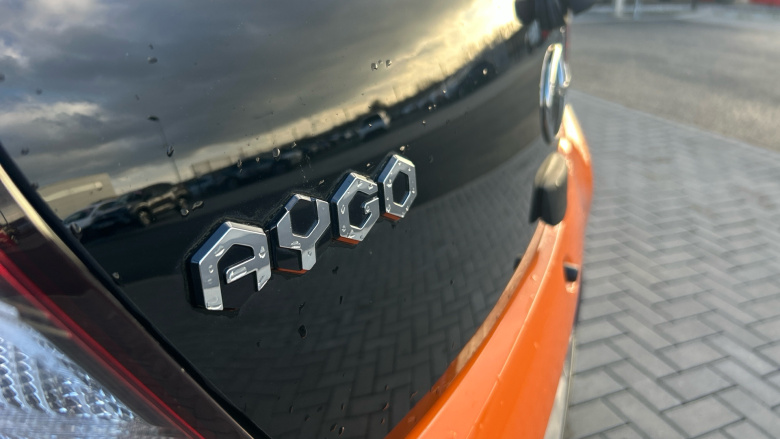 Toyota Aygo 1.0 VVT-i X-Cite 6 5dr Petrol Hatchback